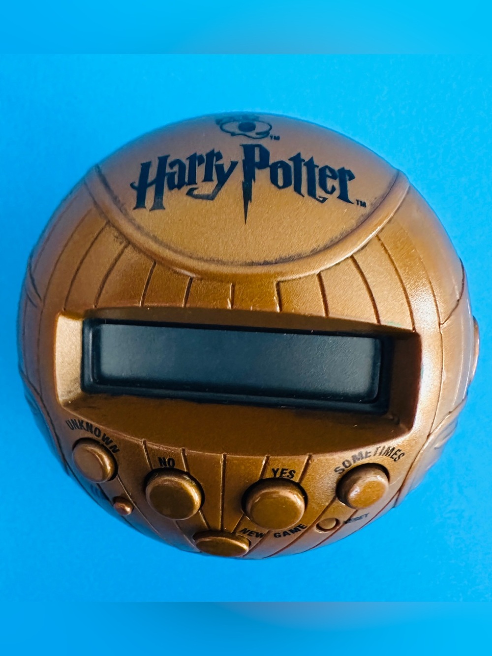 Harry Potter 2007 Radica Golden Snitch Handheld Electronic Trivia Game WORKS